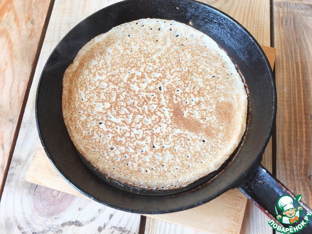 Блинчики с творогом. Блинчики фаршированные творогом. Блины с творогом на сковороде. Польские блины налистники. Блинчики с творогом начинка.